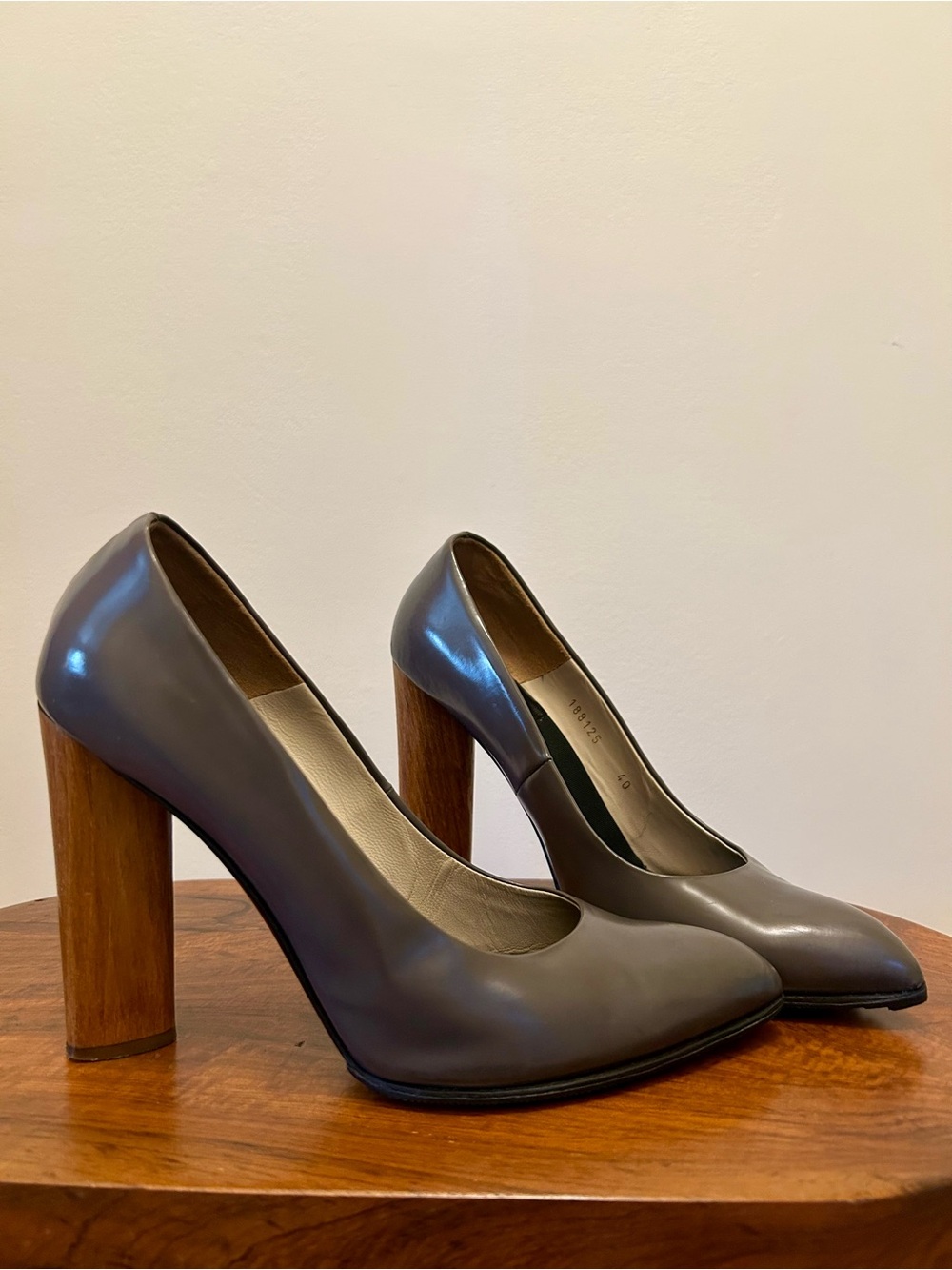 YSL Yves Saint Laurent Gray Leather Wood Block Heel Pumps Sz 40